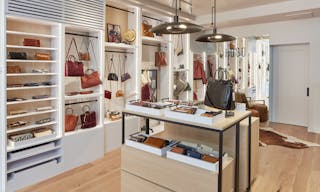 Upscale Retail Space in Wisconsin Ave NW Washington - Image 2