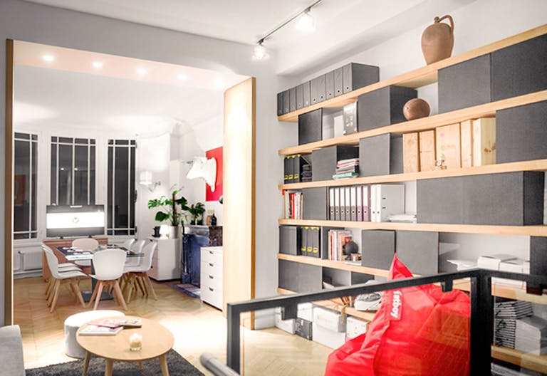 Modern Showroom in La Muette - Image 0