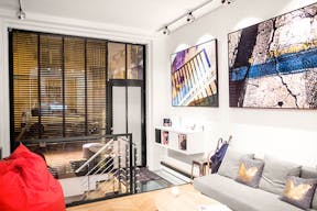 Modern Showroom in La Muette - Image 1