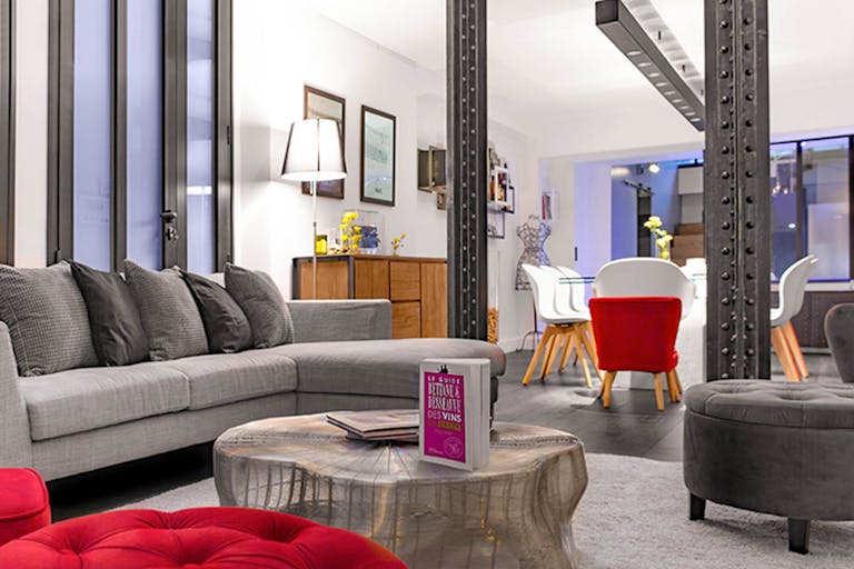 Modern Showroom in La Muette - Image 3