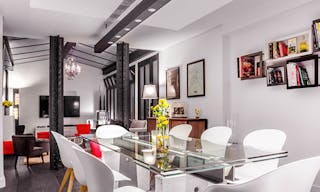 Modern Showroom in La Muette - Image 4