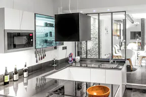 Modern Showroom in La Muette - Image 6