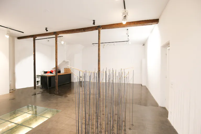 Pop-Up Store in Chic Le Marais - Image 2