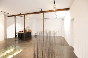 Pop-Up Store in Chic Le Marais - Image 2