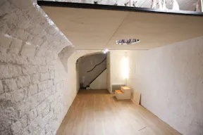 Pop-Up Store in Chic Le Marais - Image 5