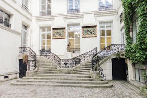 Beautiful Gallery Space in Le Marais - Image 7