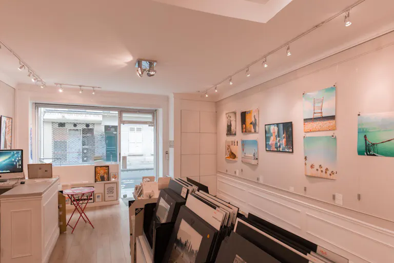 Elegant Showroom in Le Marais - Image 2