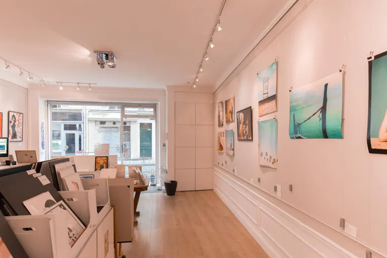 Elegant Showroom in Le Marais - Image 3