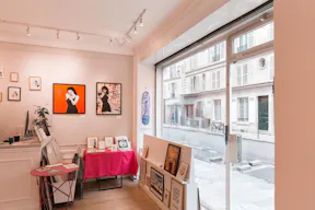 Elegant Showroom in Le Marais - Image 4