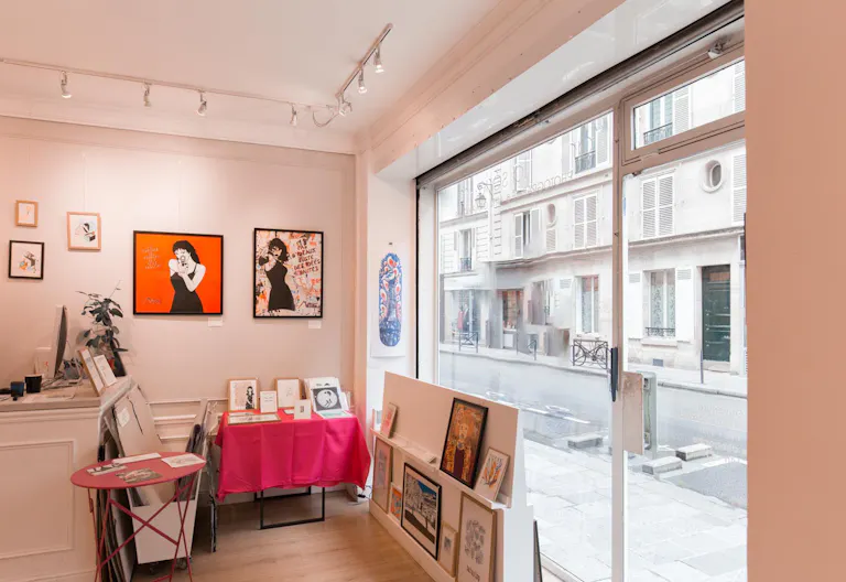 Elegant Showroom in Le Marais - Image 4