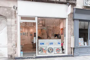 Elegant Showroom in Le Marais - Image 8