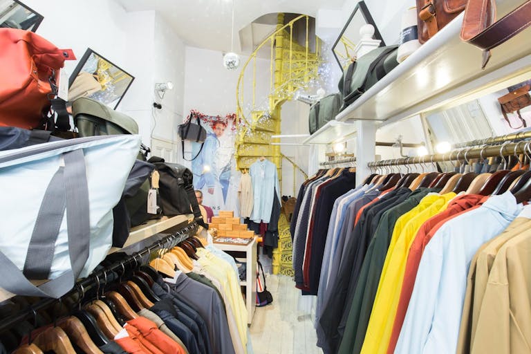 Beautiful Pop-Up Store The Center - Image 1