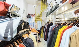 Beautiful Pop-Up Store The Center - Image 1