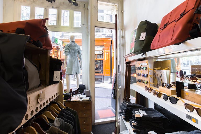 Beautiful Pop-Up Store The Center - Image 3