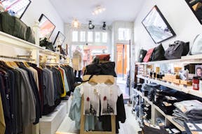 Beautiful Pop-Up Store The Center - Image 4