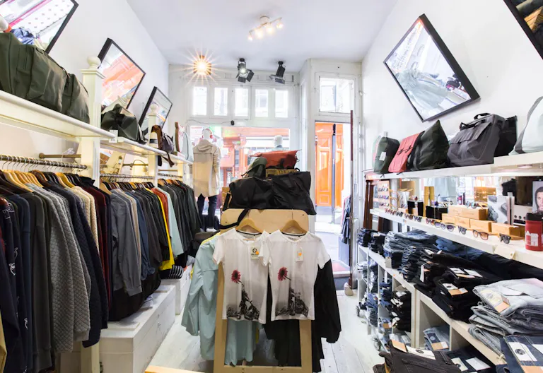 Beautiful Pop-Up Store The Center - Image 4