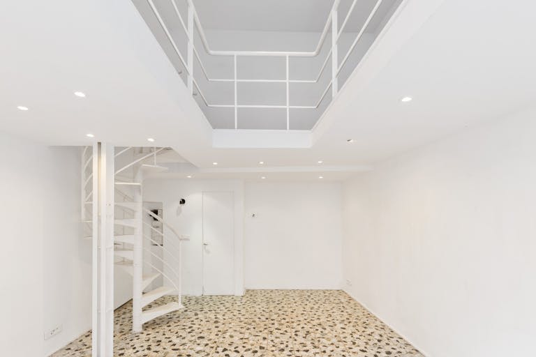 Le Marais Gallery & Retail Space - Image 2