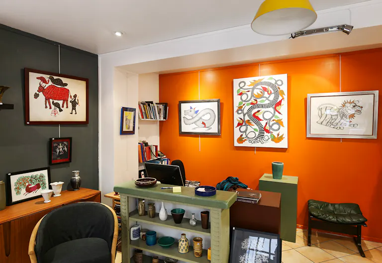 Cozy Pop-Up Store in Le Marais - Image 3