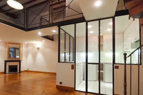 Unique Showroom in Ternes - Image 3