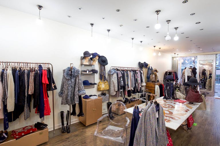 Pop-Up Store Near Place Vendôme - Image 2