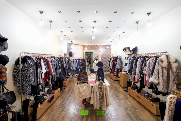 Pop-Up Store Near Place Vendôme - Image 3