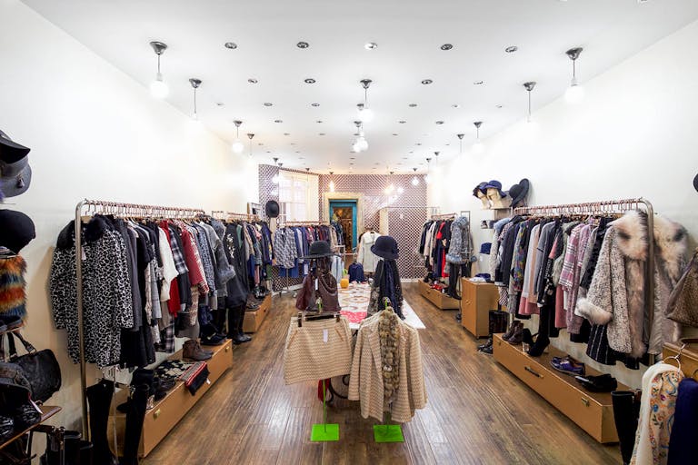 Pop-Up Store Near Place Vendôme - Image 3