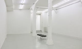 White-Washed Gallery In Vibrant Le Marais - Image 3