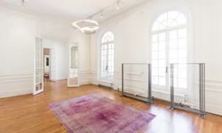 Sublime Space in Lively Le Marais - Image 1
