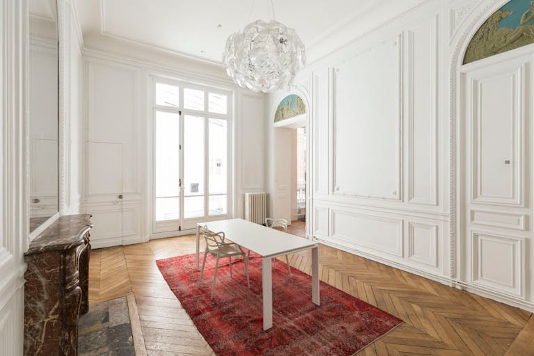 Sublime Space in Lively Le Marais - Image 3