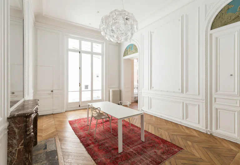 Sublime Space in Lively Le Marais - Image 3