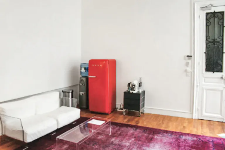 Sublime Space in Lively Le Marais - Image 4