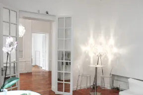Sublime Space in Lively Le Marais - Image 10