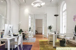 Sublime Space in Lively Le Marais - Image 11
