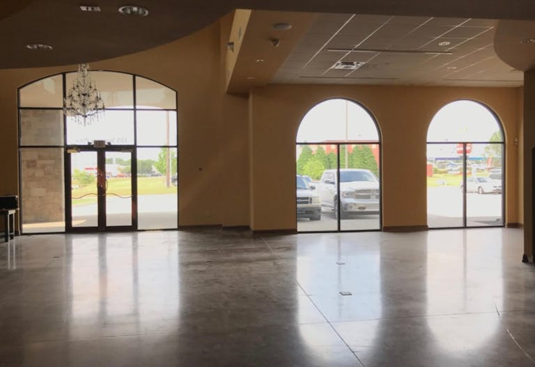 Multi- Use space in a Retail Center - Image 3