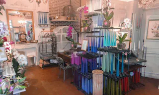 Pop-Up Store in Bustling Le Marais - Image 3
