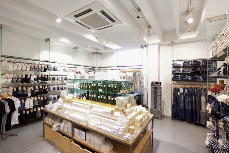 Pop-Up Store in Saint-Germain - Image 1