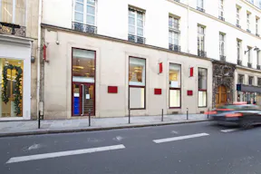 Pop-Up Store in Saint-Germain - Image 4