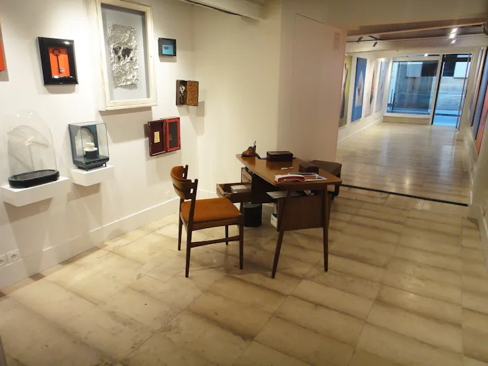 Showroom in Arty Beaubourg - Image 1