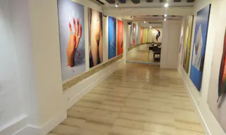 Showroom in Arty Beaubourg - Image 2