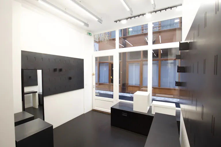 Creative Boutique in Bustling Sentier - Image 0