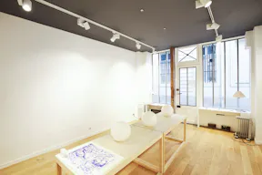 Pop-Up Shop Close to Saint Sulpice - Image 2