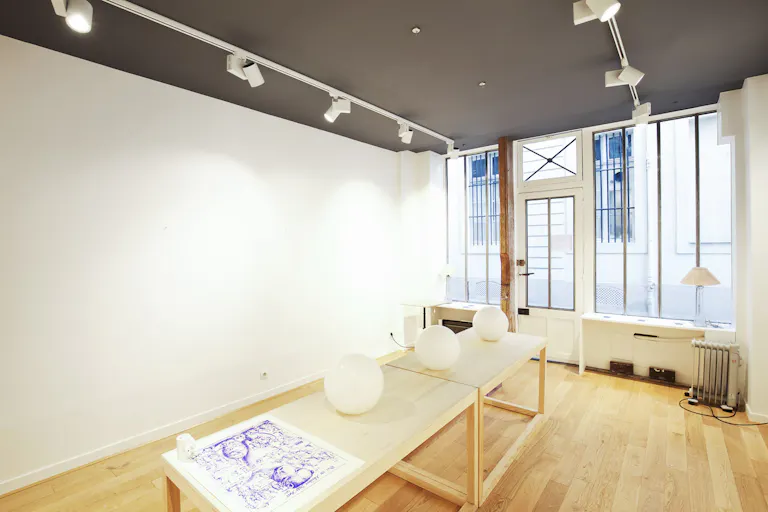 Pop-Up Shop Close to Saint Sulpice - Image 2