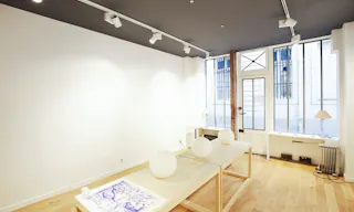 Pop-Up Shop Close to Saint Sulpice - Image 2