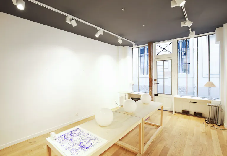Pop-Up Shop Close to Saint Sulpice - Image 2