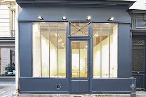 Pop-Up Shop Close to Saint Sulpice - Image 4