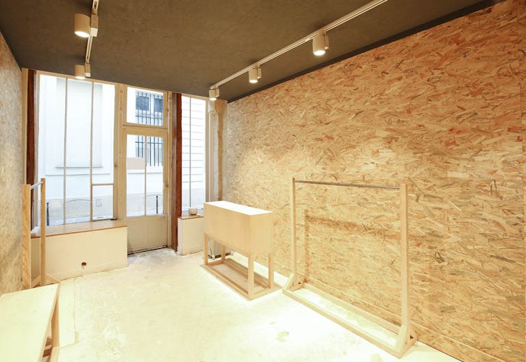 Pop-Up Store Near Saint Sulpice - Image 0