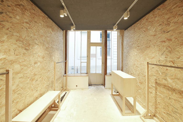 Pop-Up Store Near Saint Sulpice - Image 1