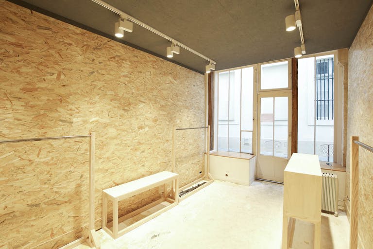 Pop-Up Store Near Saint Sulpice - Image 2