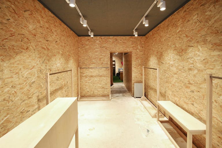 Pop-Up Store Near Saint Sulpice - Image 3