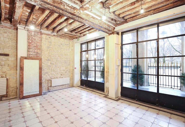 Pop-Up Shop in Prime Palais Royal - Image 1